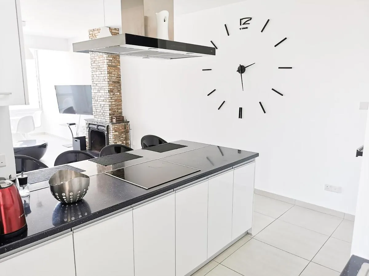 Apartment Mackenzie Seaview Paradise Larnaca
