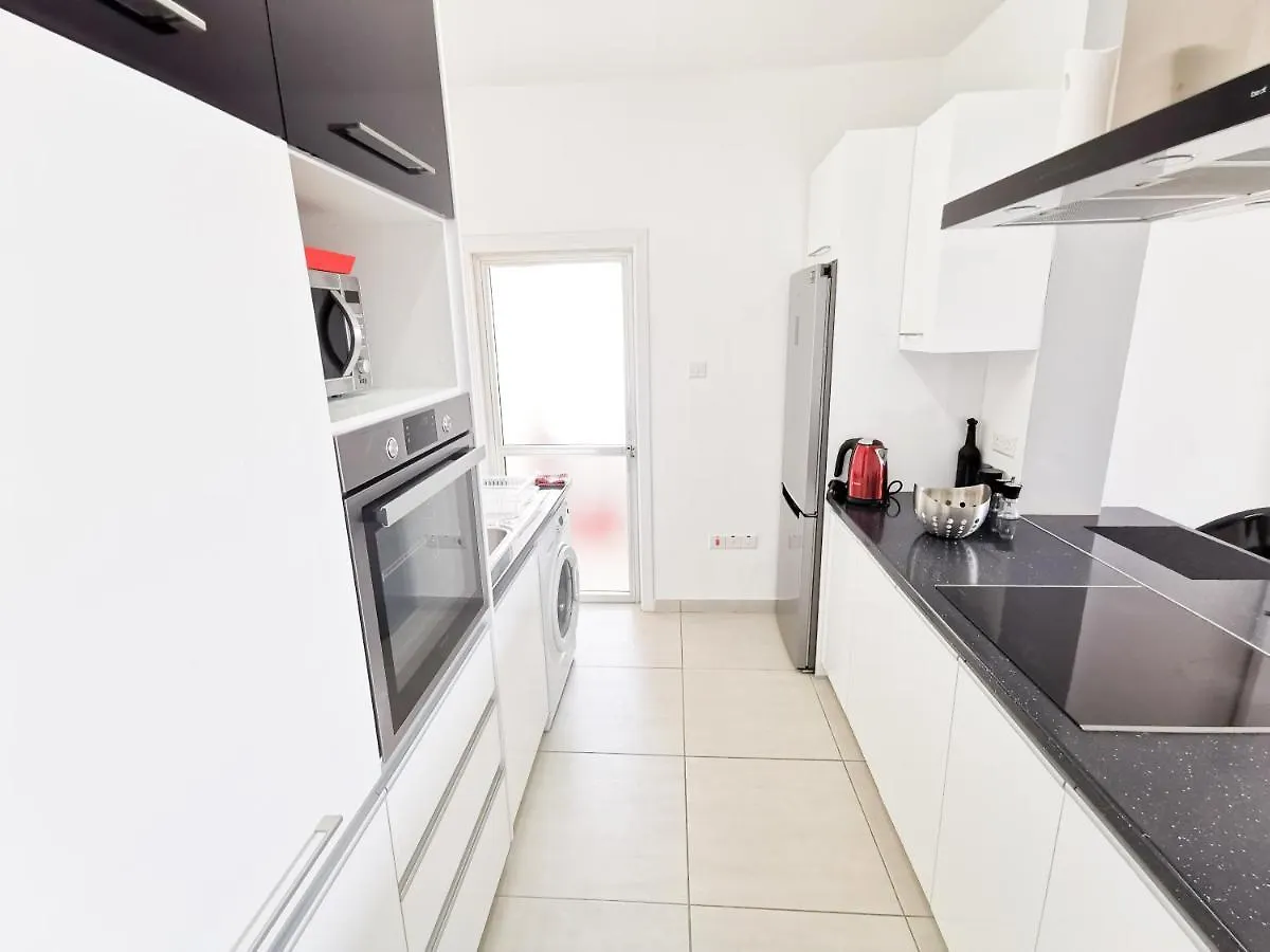 Apartment Mackenzie Seaview Paradise Larnaca